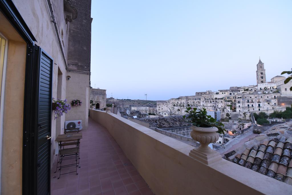 Villa Antica Dimora Storica La Finestra Sul Campanile Matera Exterior foto